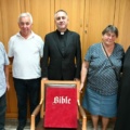 “Zlatna Biblija” iz Češke – dar Zbirci „Biblija“ Zadarske nadbiskupije